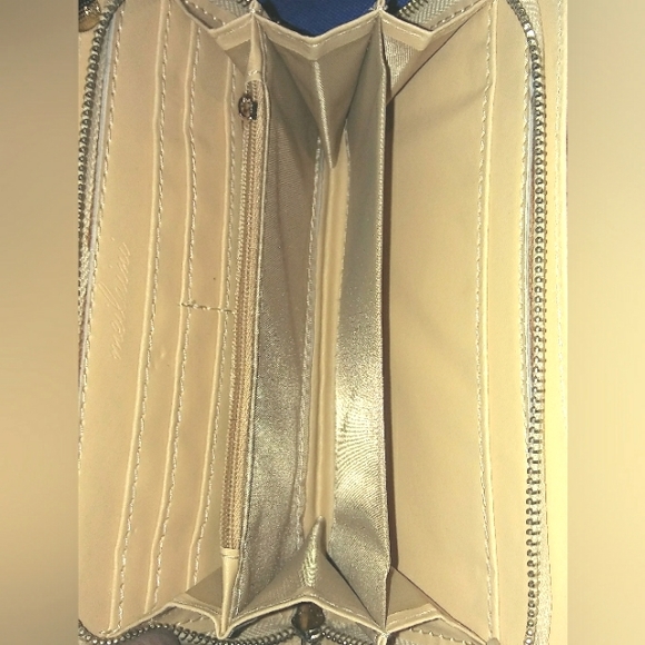 "Meilaine" Hot Pink Embossed Design Gold Toned Filigree Zip Wallet - Picture 3 of 5